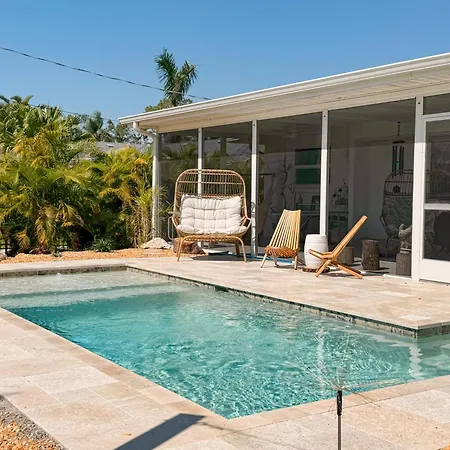Stylish Pool Vacation Home Sarasota Close To The Beaches